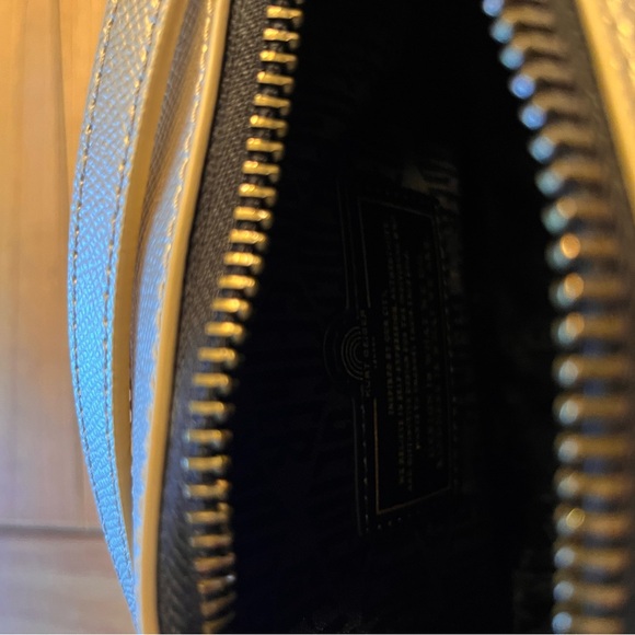 Kurt Geiger London Richmond Crossbody Bag - Picture 7 of 7